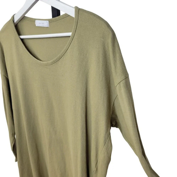 OAK + Fort Side Slit Top - Picture 2 of 6